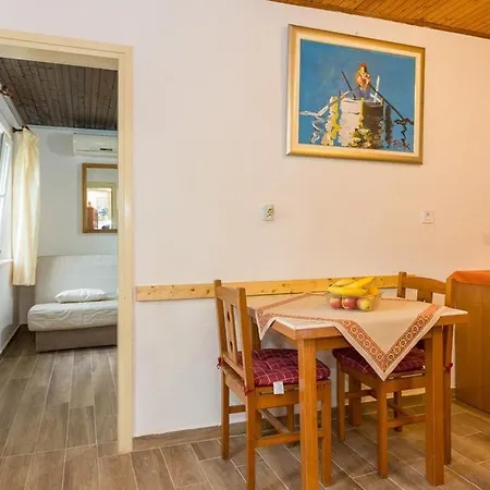 아파트먼트 칼라스