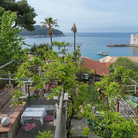 Kalas Guest house