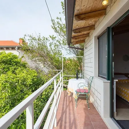 게스트하우스 아파트먼트 칼라스 3*